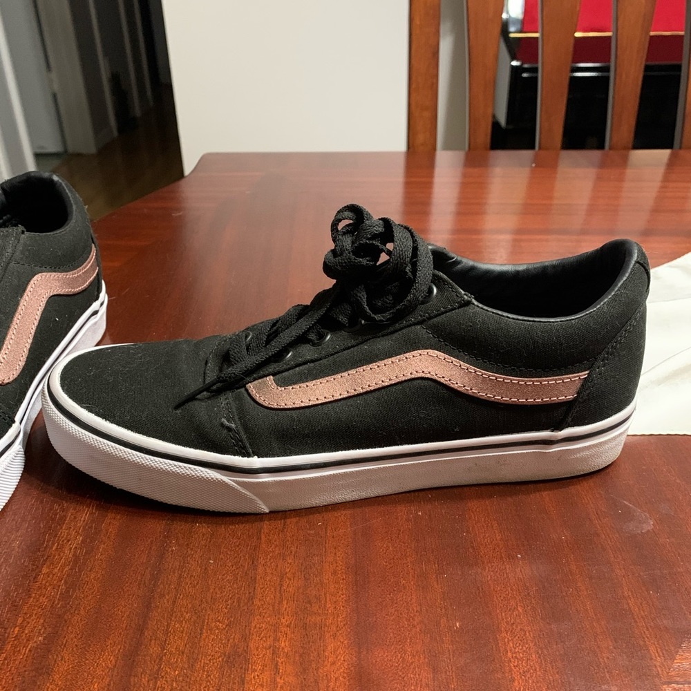 Vans - Picture 2 of 5